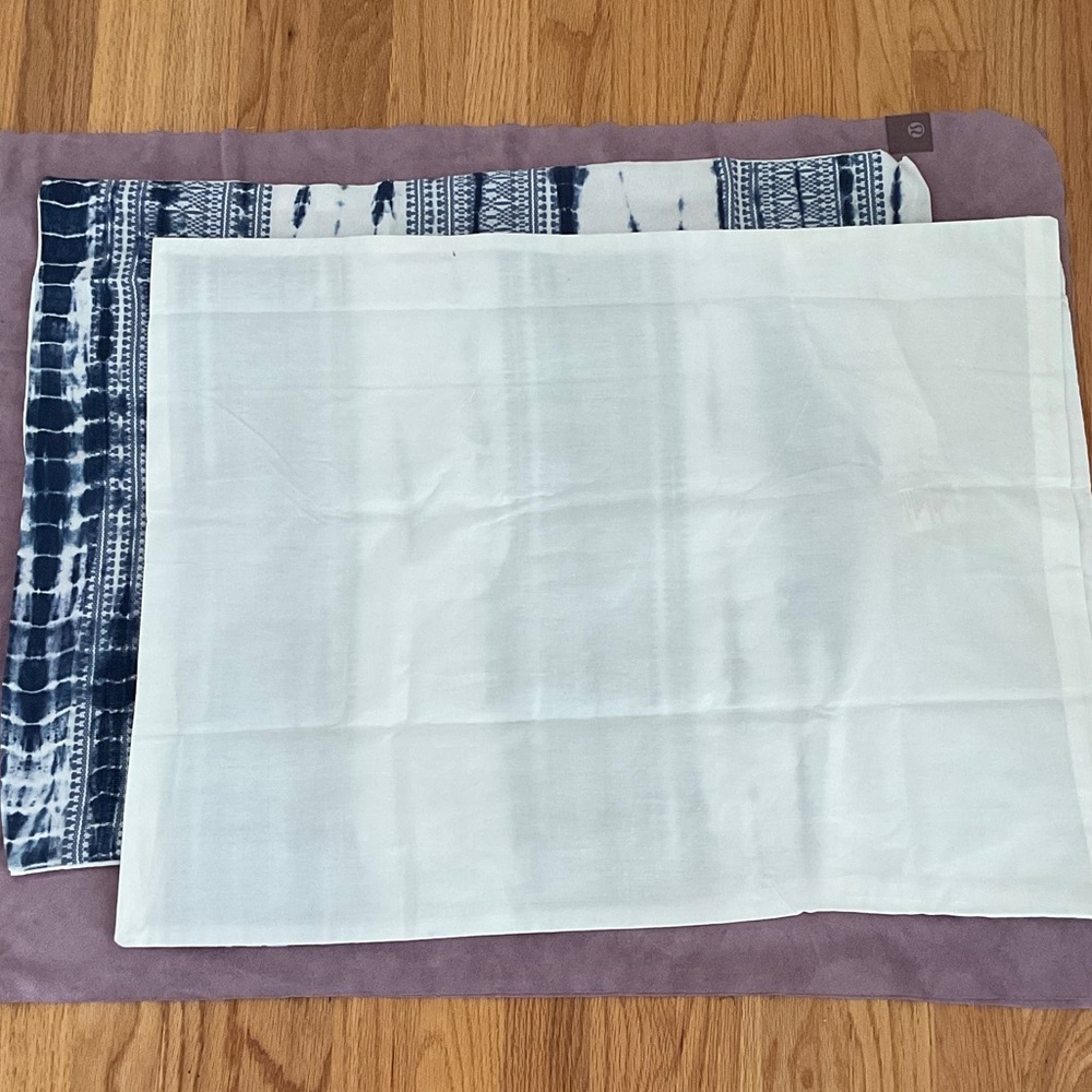 NWOT 2 Anthropologie standard pillow shams - Picture 6 of 7